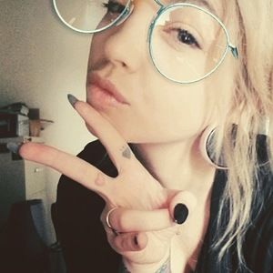 Meet your Posher, Whitni